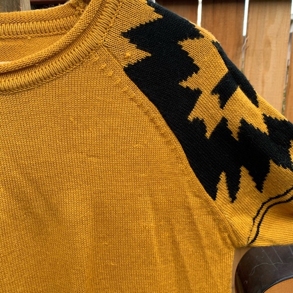 Vintage knit butterscotch sweater. - Picture 5 of 5